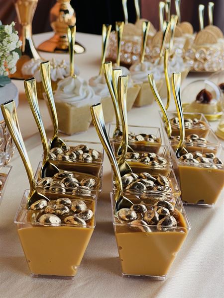 Kelly Dominican Cakes