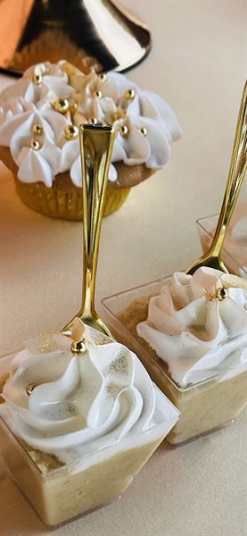 Kelly Dominican Cakes