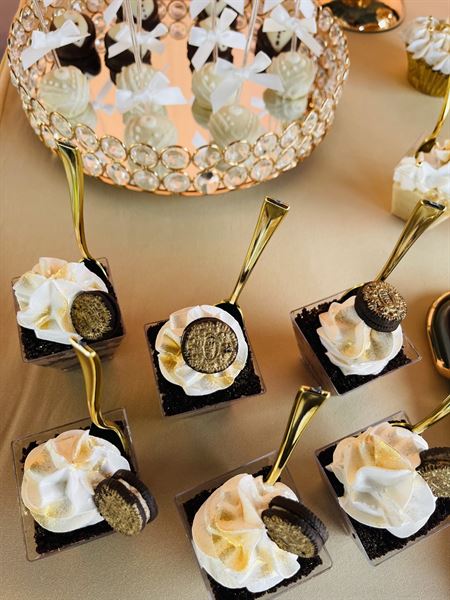 Kelly Dominican Cakes