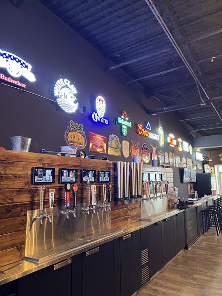 Axe Escape - Axe Throwing San Antonio