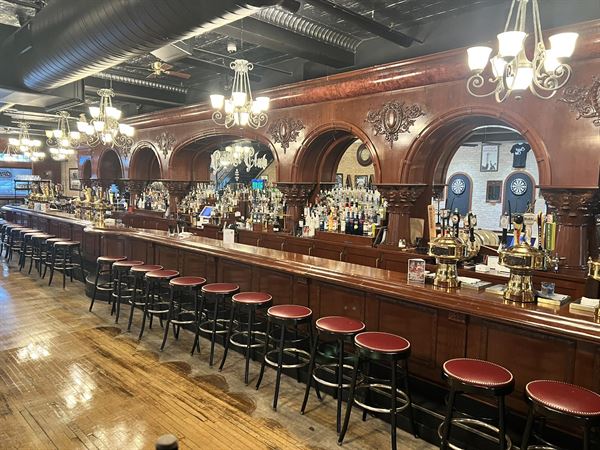 The Cricket/Upstairs Lounge