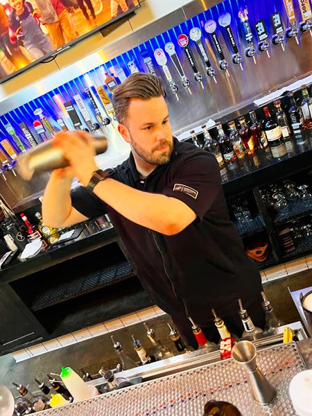 38 Degrees Ale House & Grill