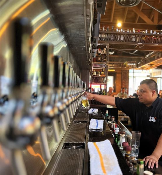 38 Degrees Ale House & Grill