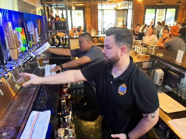 38 Degrees Ale House & Grill