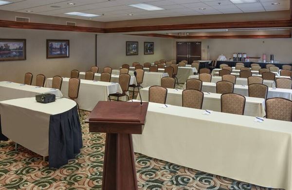 Hampton Inn & Suites Youngstown-Canfield