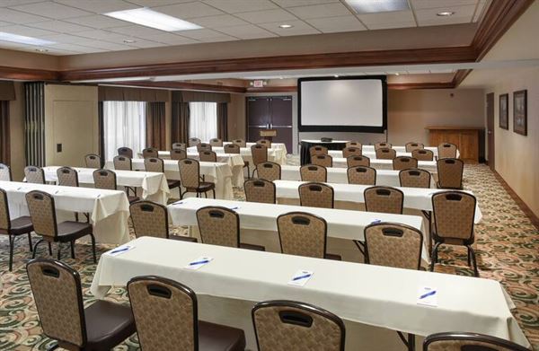 Hampton Inn & Suites Youngstown-Canfield