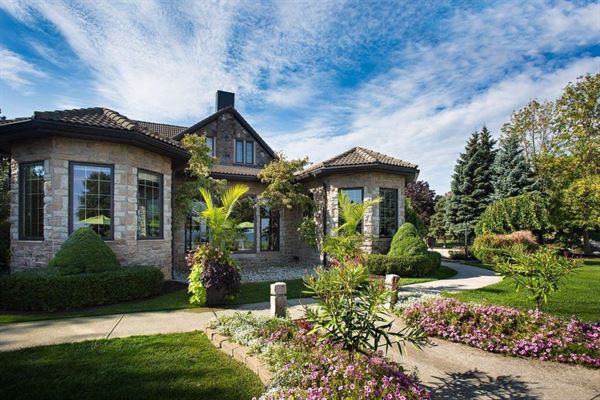 Edgewater Manor Restaurant