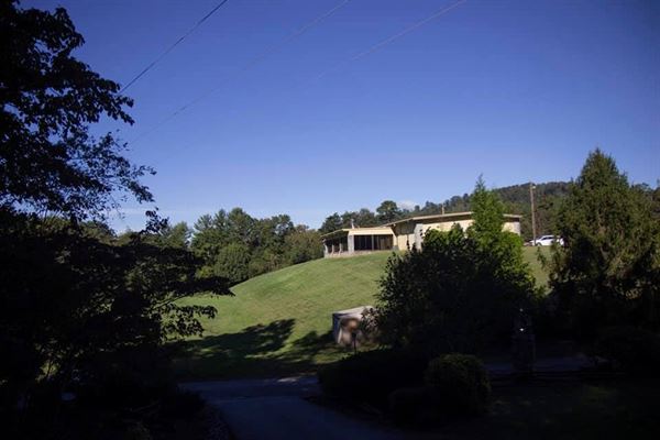 Land of the Sky Event Venue