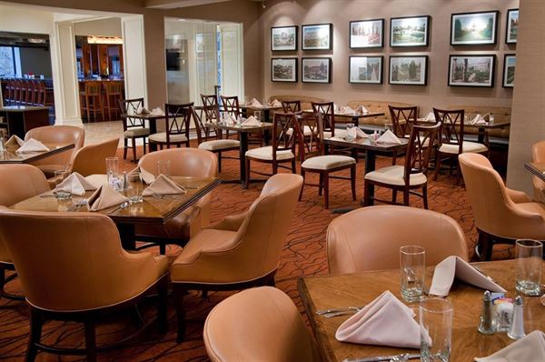 Sheraton Westport Chalet Hotel St. Louis