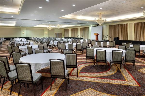 Sheraton Westport Chalet Hotel St. Louis