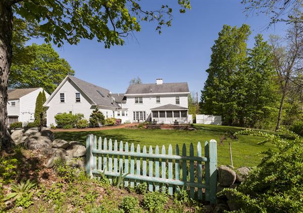 King Hill Inn & Kitchen