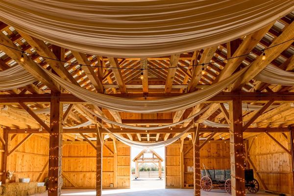 The Amish Barn at Edge