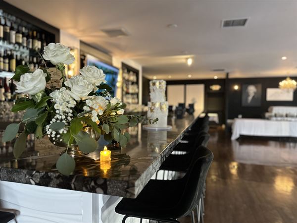 White House  Beach Club