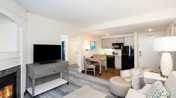 Hampton Inn & Suites Amelia Island-Historic Harbor Front