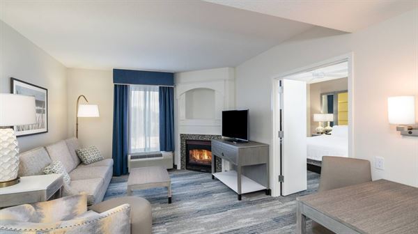 Hampton Inn & Suites Amelia Island-Historic Harbor Front