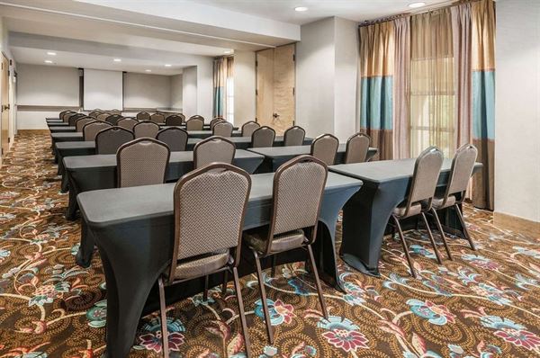 Homewood Suites Phoenix-Metro Center