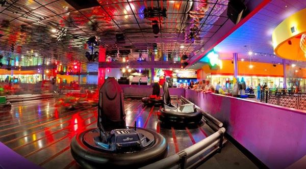 John's Incredible Pizza Company