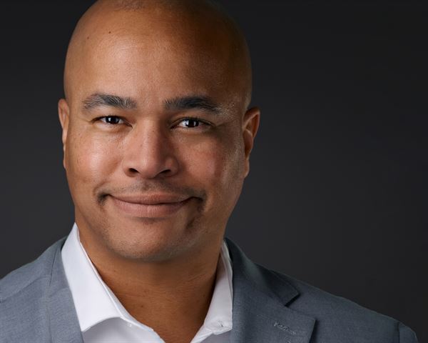 Mark Denney Headshot Photographer