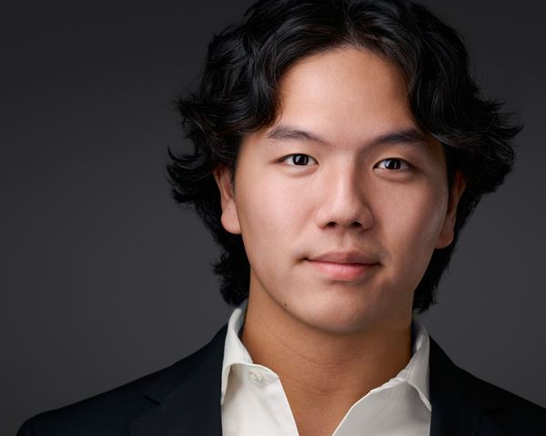 Mark Denney Headshot Photographer