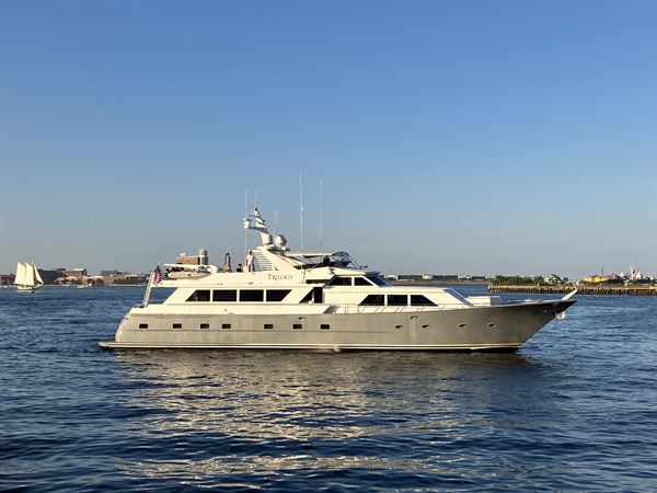 BOSTON YACHT CHARTERS