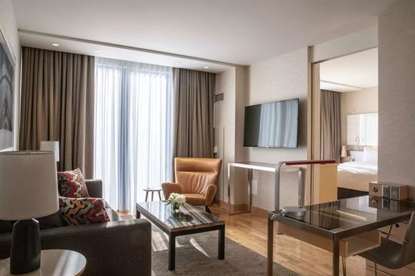 Radisson Blu Aqua Hotel Chicago