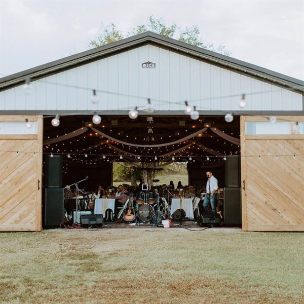 The Venue at Willow And Oak