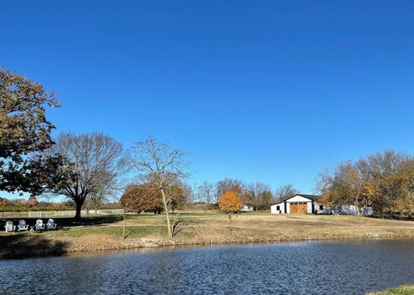 The Venue at Willow And Oak