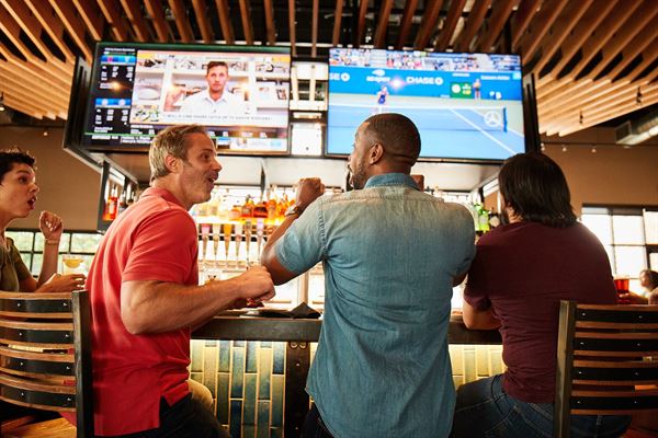 BJ's Restaurant & Brewhouse - Millenia