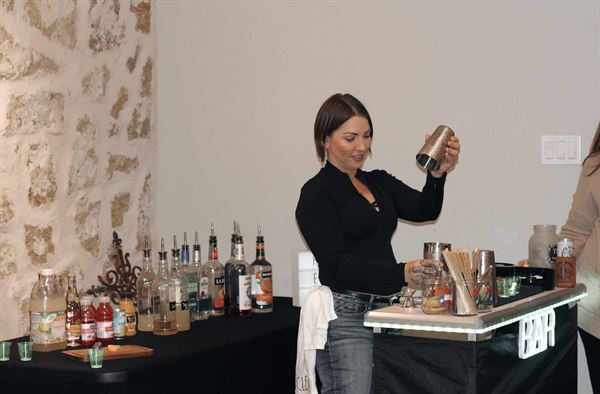 Brit's Wonderful Wander Bar