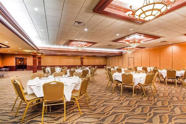 Comfort Suites / Rock Garden Banquet & Conference Center