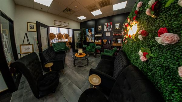 Pur Noire Urban Wineries