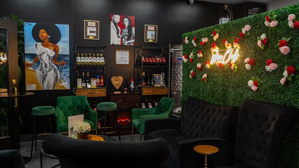 Pur Noire Urban Wineries