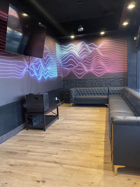 Whiskey Roots Bar & Grill