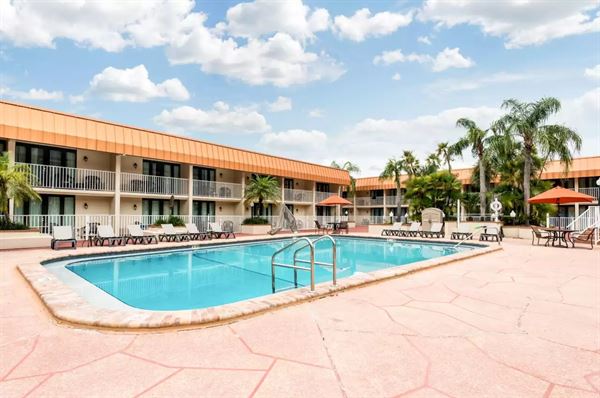 Quality Inn and Suites Tarpon Springs