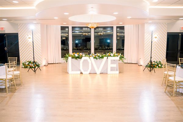 Stallion Mountain by Wedgewood Weddings