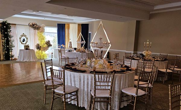 Casa Di Miranda's Venue/Miranda’s Events and Floral Designer