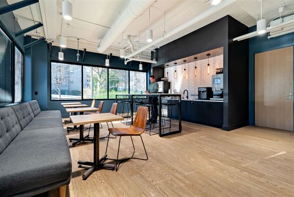 E | Spaces Franklin Square