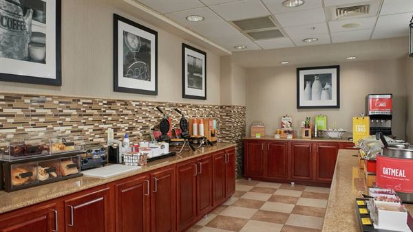 Hampton Inn & Suites Phoenix-Surprise