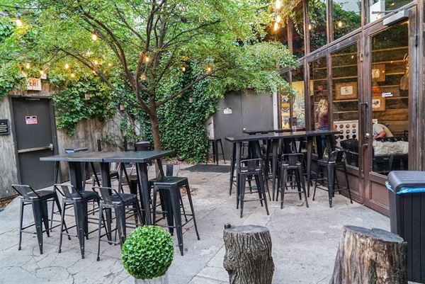 Kick Axe Throwing - BK