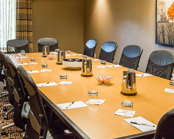 Cambria Hotel & Suites Traverse City