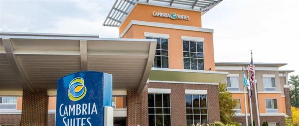 Cambria Hotel & Suites Traverse City