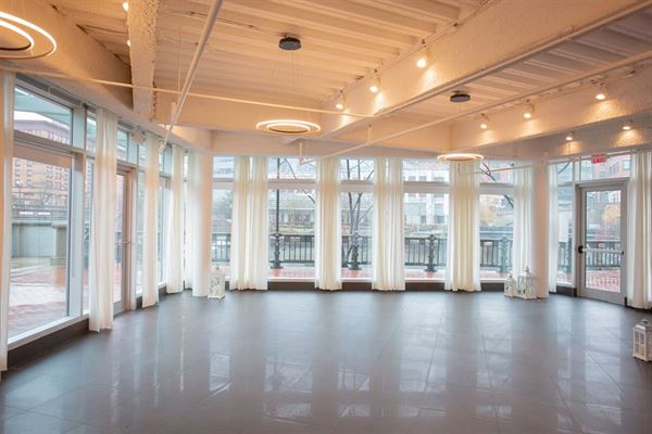 Franchesca's At Waterplace