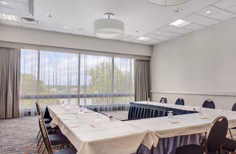 DoubleTree by Hilton Hotel Little Rock