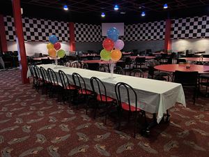 The Pizza Pit Party Table