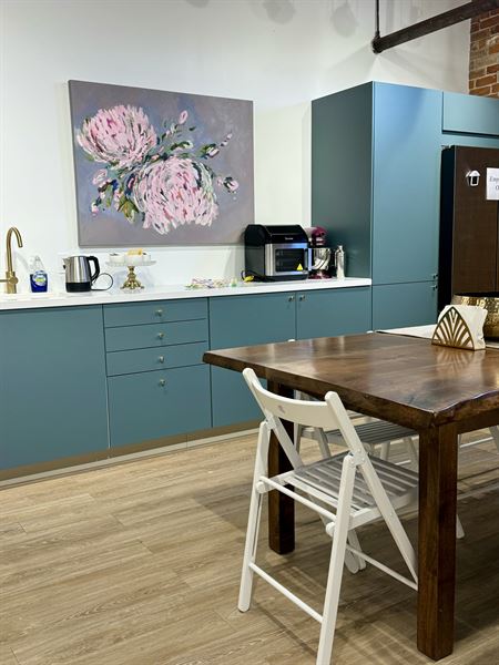 Enchanté on Sherwood