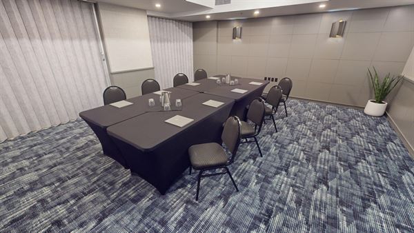 Moxies West Georgia & Sandman Vancouver Hotel