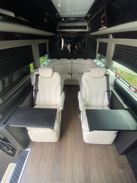 Accredited Limousine Service