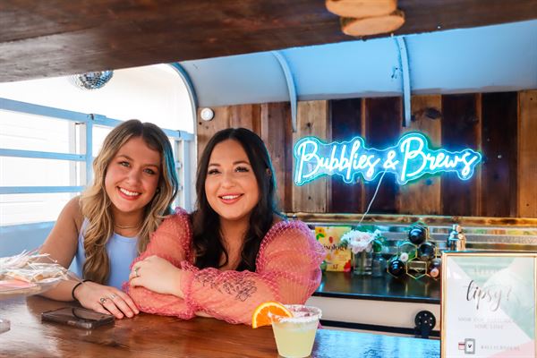 Bubblies and Brews Mobile Bar