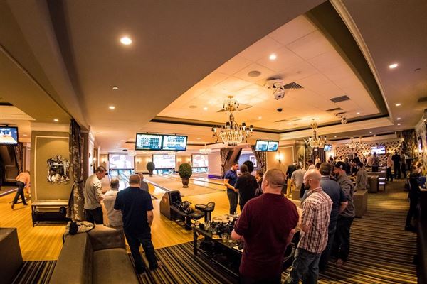 High Rollers Luxury Lanes and Lounge
