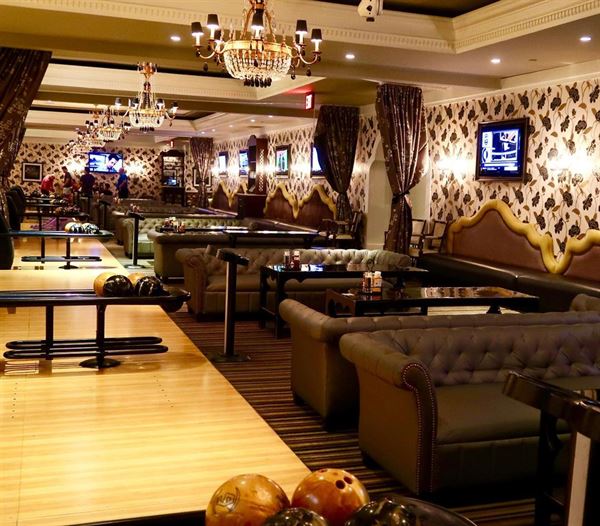 High Rollers Luxury Lanes and Lounge